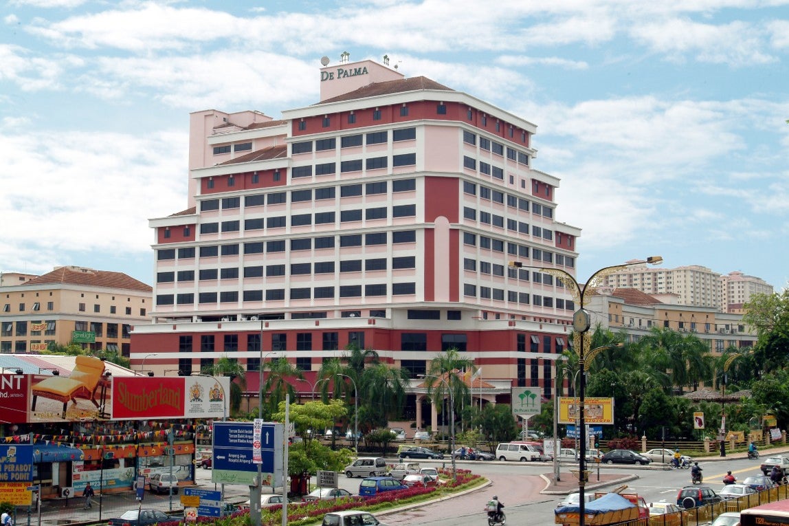 Dataran Palma, 5 Blocks of 5-8 Storey Shop-Offices and 1 Block of a 12-Storey Hotel