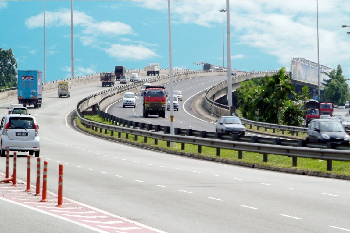 MRR2 (Package 1)-Flyover A&B, Bridge Over Jalan Persekutuan, Ramp 8 & Sliproad 4 (Flyover L=806.0m, W=29.9m)